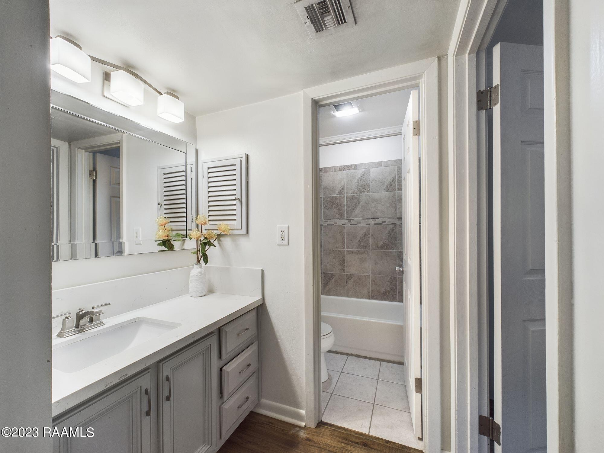 220 Doucet Road, Unit 214B Lafayette, LA 70503 - Photo 14 of 15 CAM01614G0-PR0020-STILL013