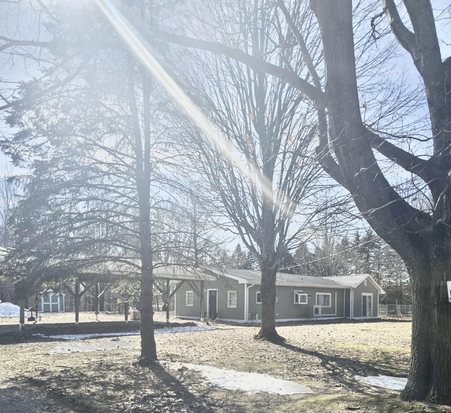 3060 Snyder Road Benton Harbor, MI 49022 - Photo 2 of 53 att.dHB-OTm37MbVIpzTieKCQ2sR1yC0UE0NVlBw