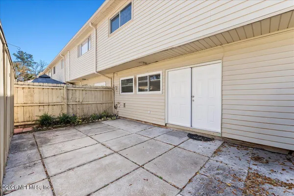 $2,000 | 8140 Sutton Place North, Jacksonville, FL 32217