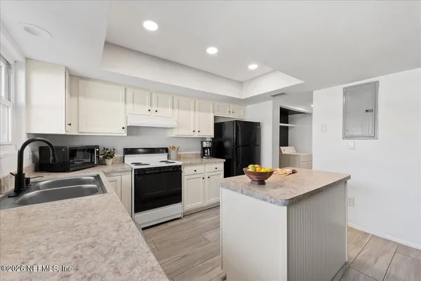 $2,000 | 8140 Sutton Place North, Jacksonville, FL 32217