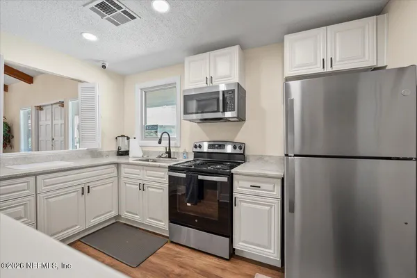 $2,000 | 8140 Sutton Place North, Jacksonville, FL 32217