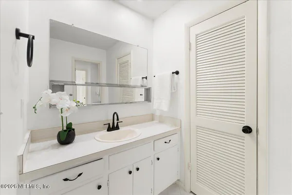 $2,000 | 8140 Sutton Place North, Jacksonville, FL 32217