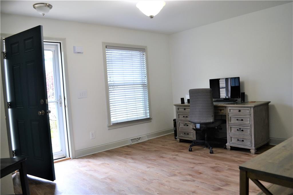 208 Howard Road Sewickley, PA 15143 - Photo 3 of 22