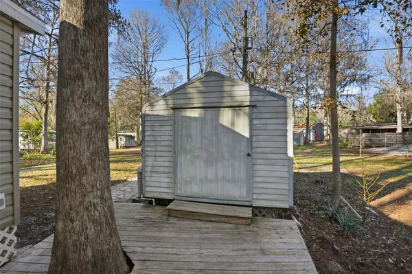 a view of a pathway of a house