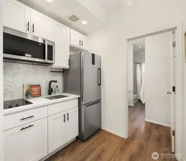$2,325,000 | 2112 North 64th Street, Seattle, WA 98103