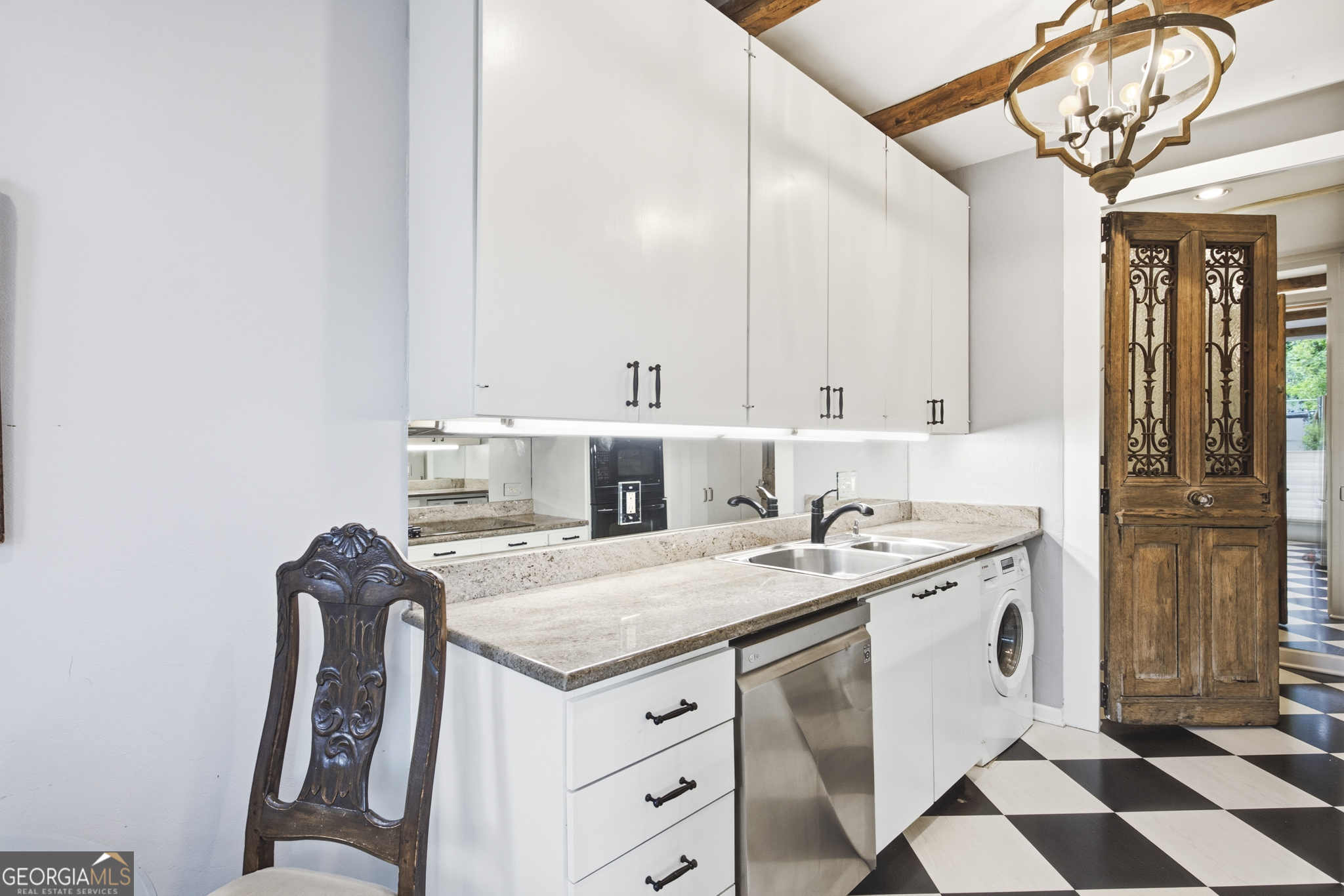 2575 Peachtree Road Northeast Atlanta, GA 30305 - Photo 14 of 36 Gallery Image 14