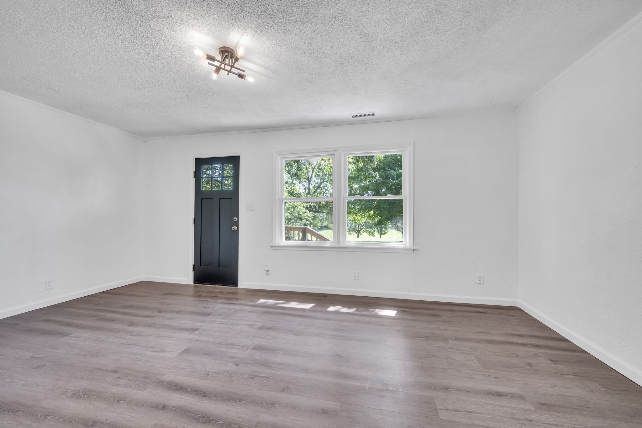 2555 Sylvia Road Dickson, TN 37055 - Photo 5 of 36 Gallery Image 5