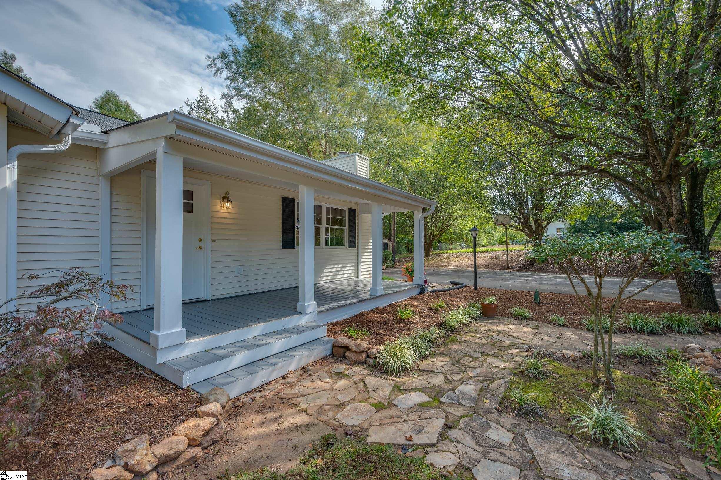2495 South Blackstock Road Landrum, SC 29356 - Photo 4 of 36 Gallery Image 4