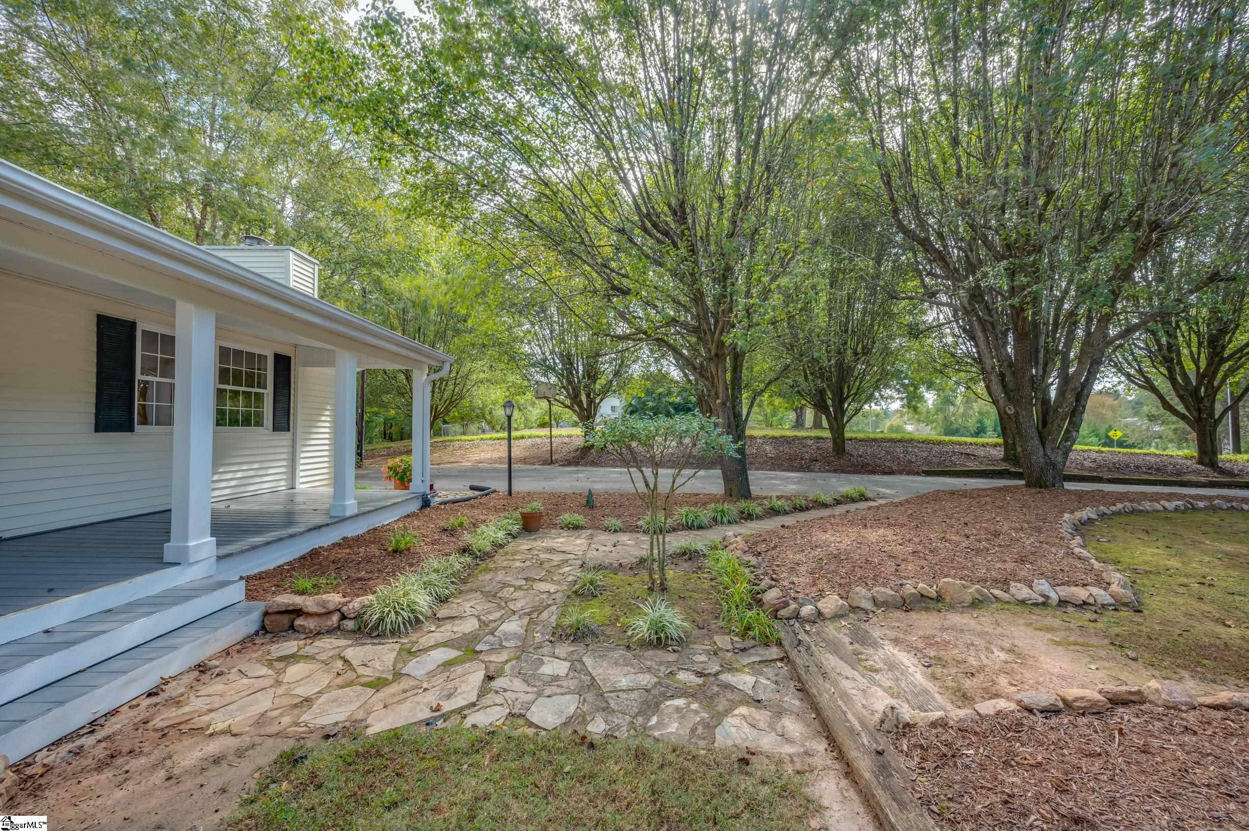 2495 South Blackstock Road Landrum, SC 29356 - Photo 9 of 36 Gallery Image 9