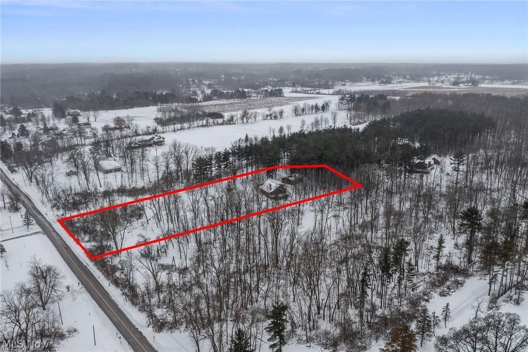 5352 Lance Road Medina, OH 44256 - Photo 43 of 43 Snowy aerial view with property boundaries highlighted