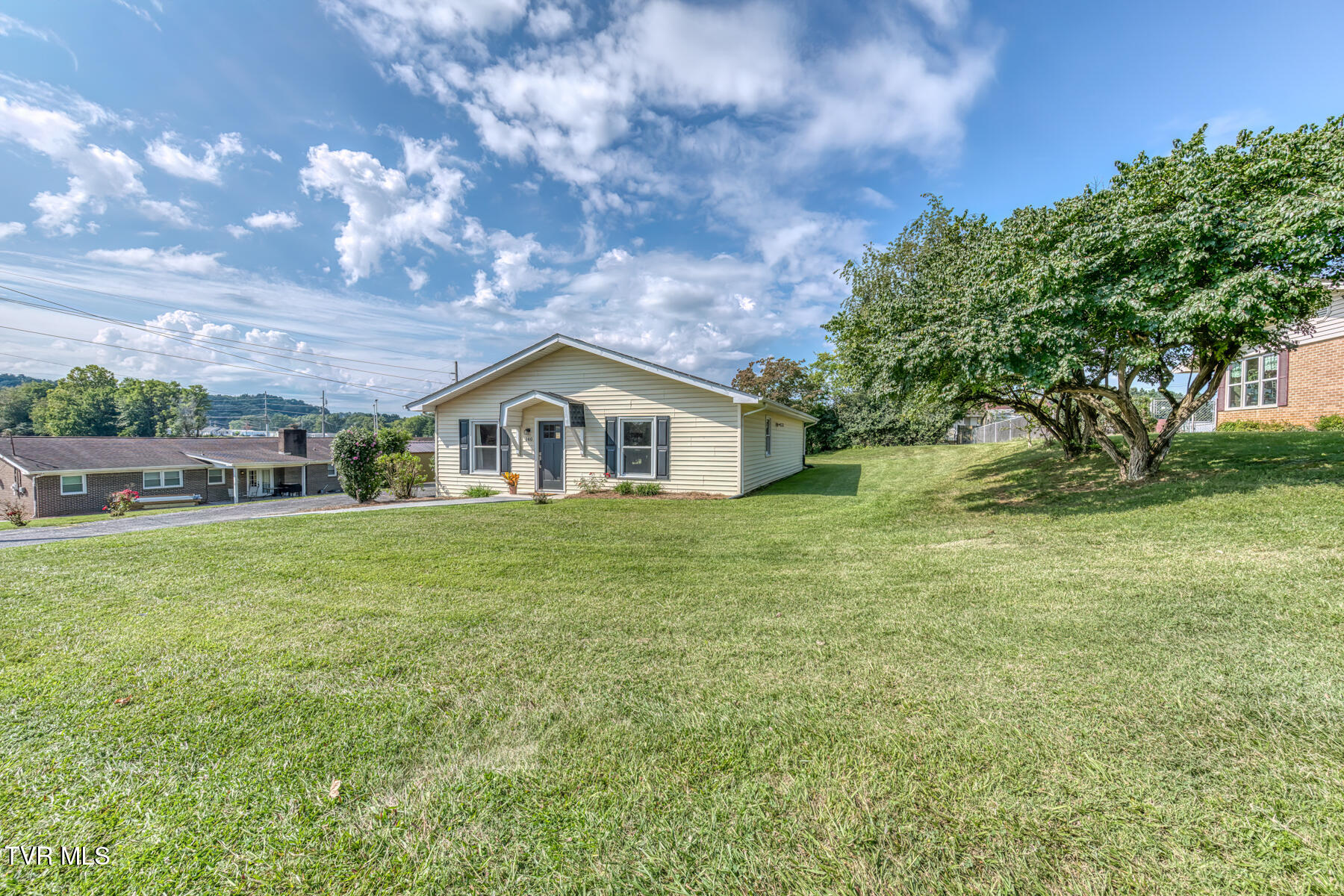 140 Risto Road Bristol, VA 24201 - Photo 3 of 30 75 Risto Rd-3