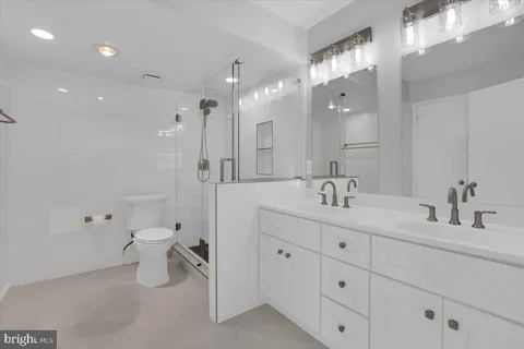 $3,450 | 309 Yoakum Parkway, Unit 815, Alexandria, VA 22304