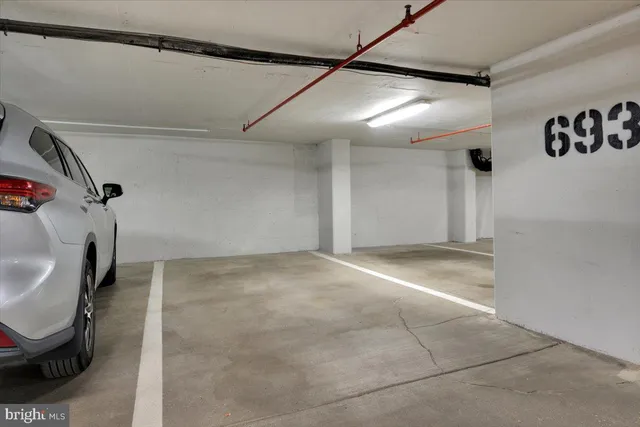 $3,450 | 309 Yoakum Parkway, Unit 815, Alexandria, VA 22304