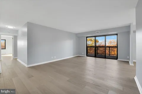 $3,450 | 309 Yoakum Parkway, Unit 815, Alexandria, VA 22304