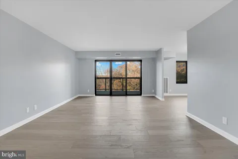 $3,450 | 309 Yoakum Parkway, Unit 815, Alexandria, VA 22304