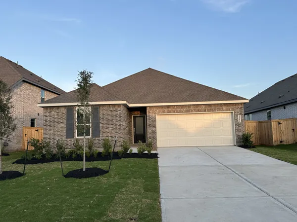 $212,990 | 8035 Topaz Rdg Drive, Angleton, TX 77515