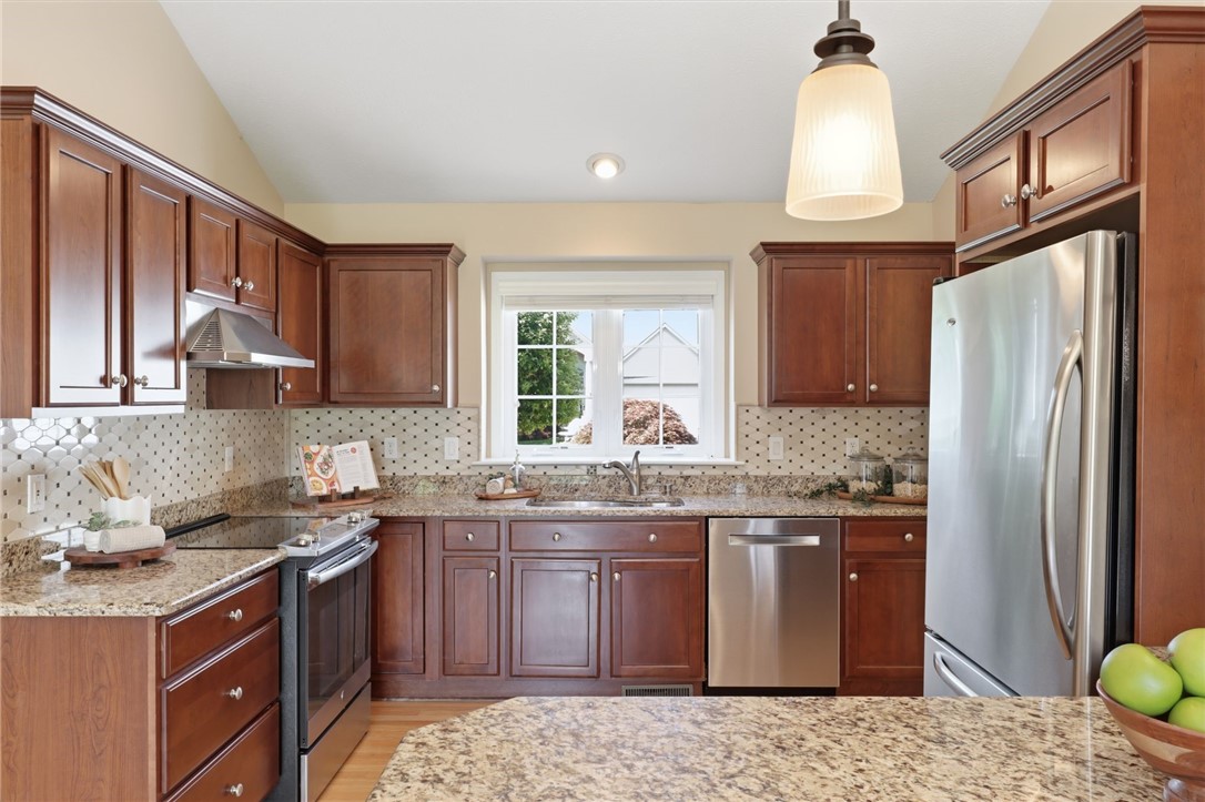 1024 Pondbrook Point Webster, NY 14580 - Photo 10 of 36