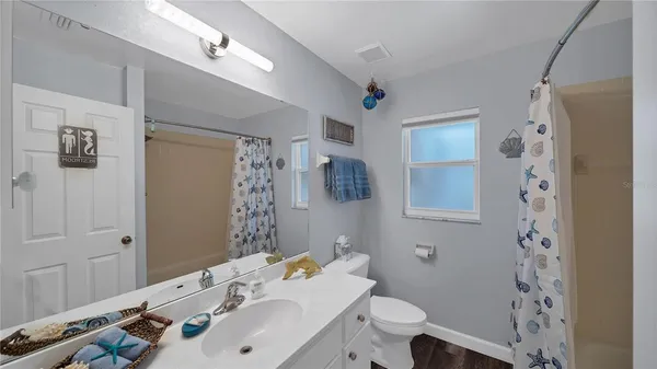 $3,200 | 5219 Inverness Drive, Sarasota, FL 34243