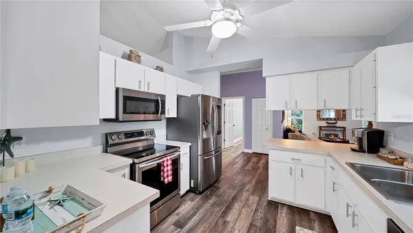 $3,200 | 5219 Inverness Drive, Sarasota, FL 34243