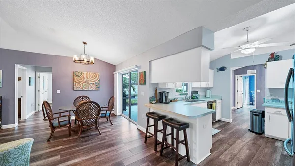 $3,200 | 5219 Inverness Drive, Sarasota, FL 34243