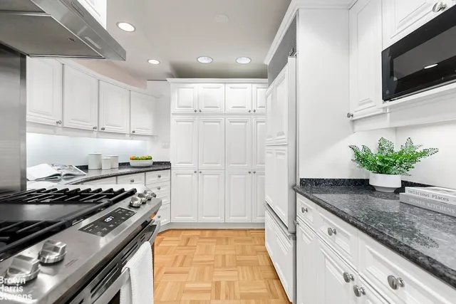 $1,050,000 | 45 Sutton Place South, Unit 5C | Sutton Place