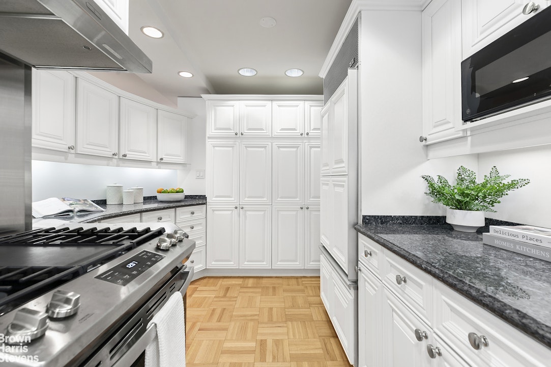 45 Sutton Place South, Unit 5C Manhattan, NY 10022 - Photo 4 of 21