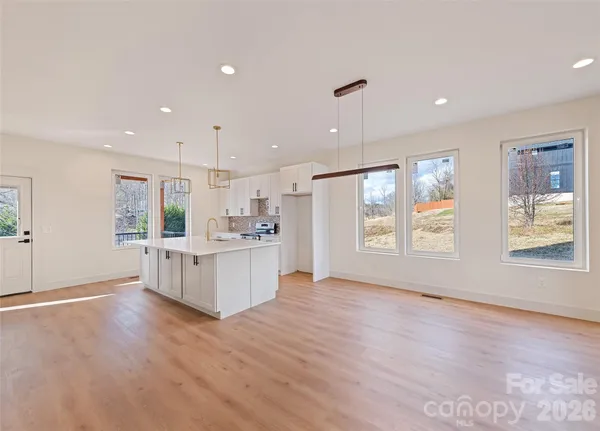 $684,990 | 40 Firefly Ridge Trail, Alexander, NC 28701