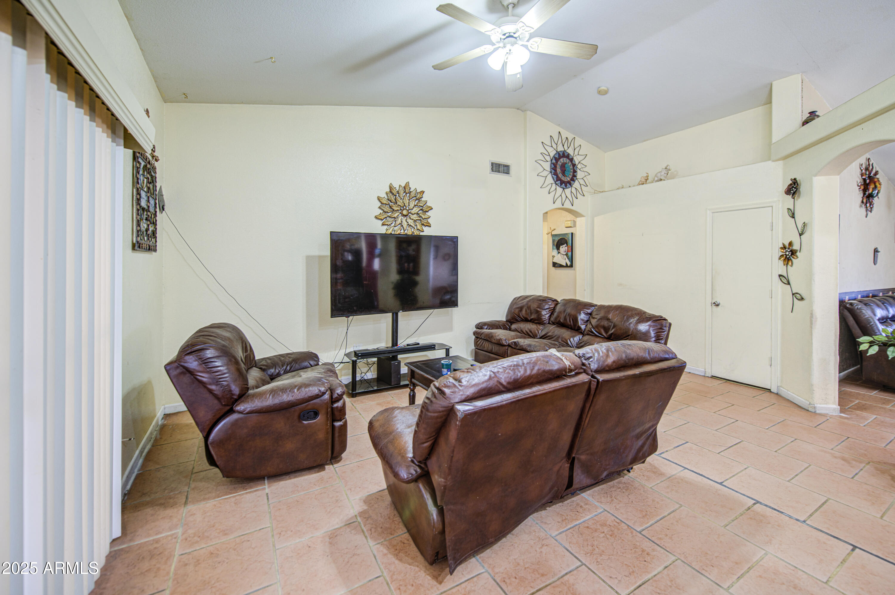 8530 West Berkeley Road Phoenix, AZ 85037 - Photo 13 of 48 a living room with furniture