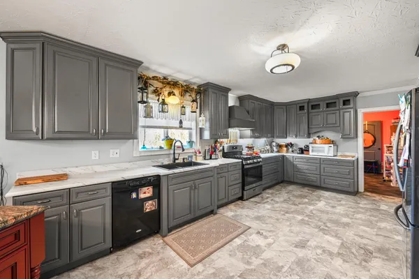 $1,390,000 | 15110 Veterans Lane, Dillsboro, IN 47018