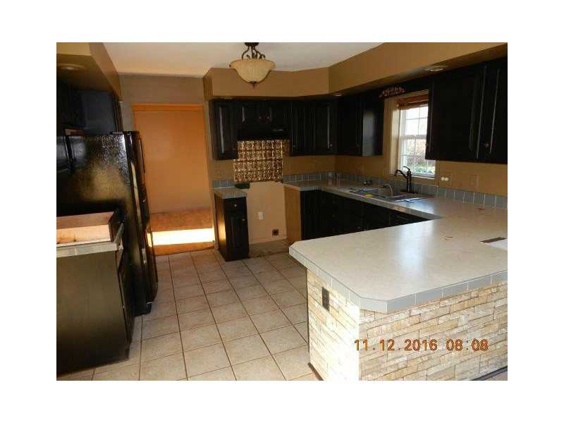 2011 Crandall Road Tiverton, RI 02878 - Photo 3 of 8 Kitchen.