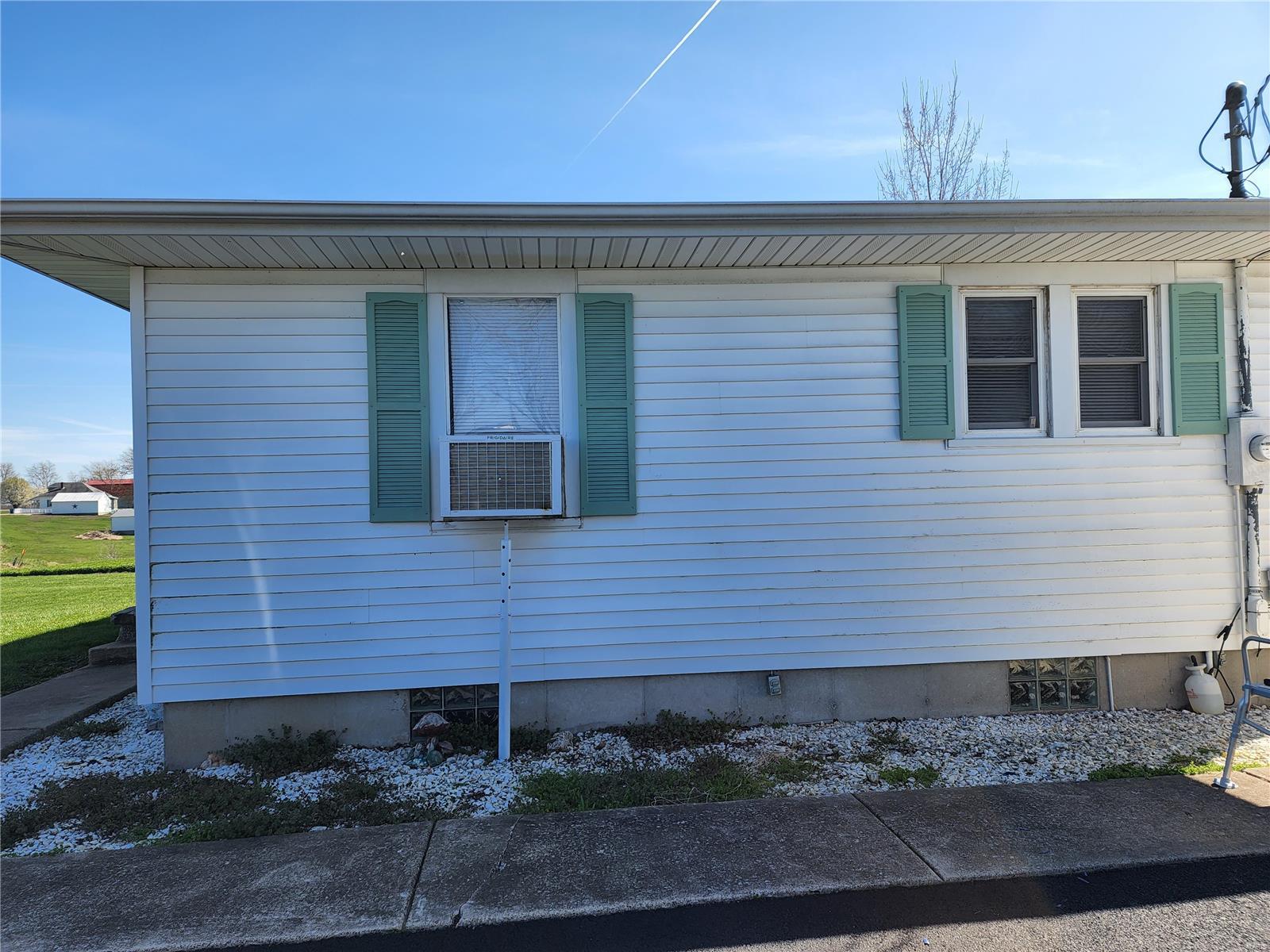 4559 Chester Road Chester, IL 62233 - Photo 12 of 36 Gallery Image 12
