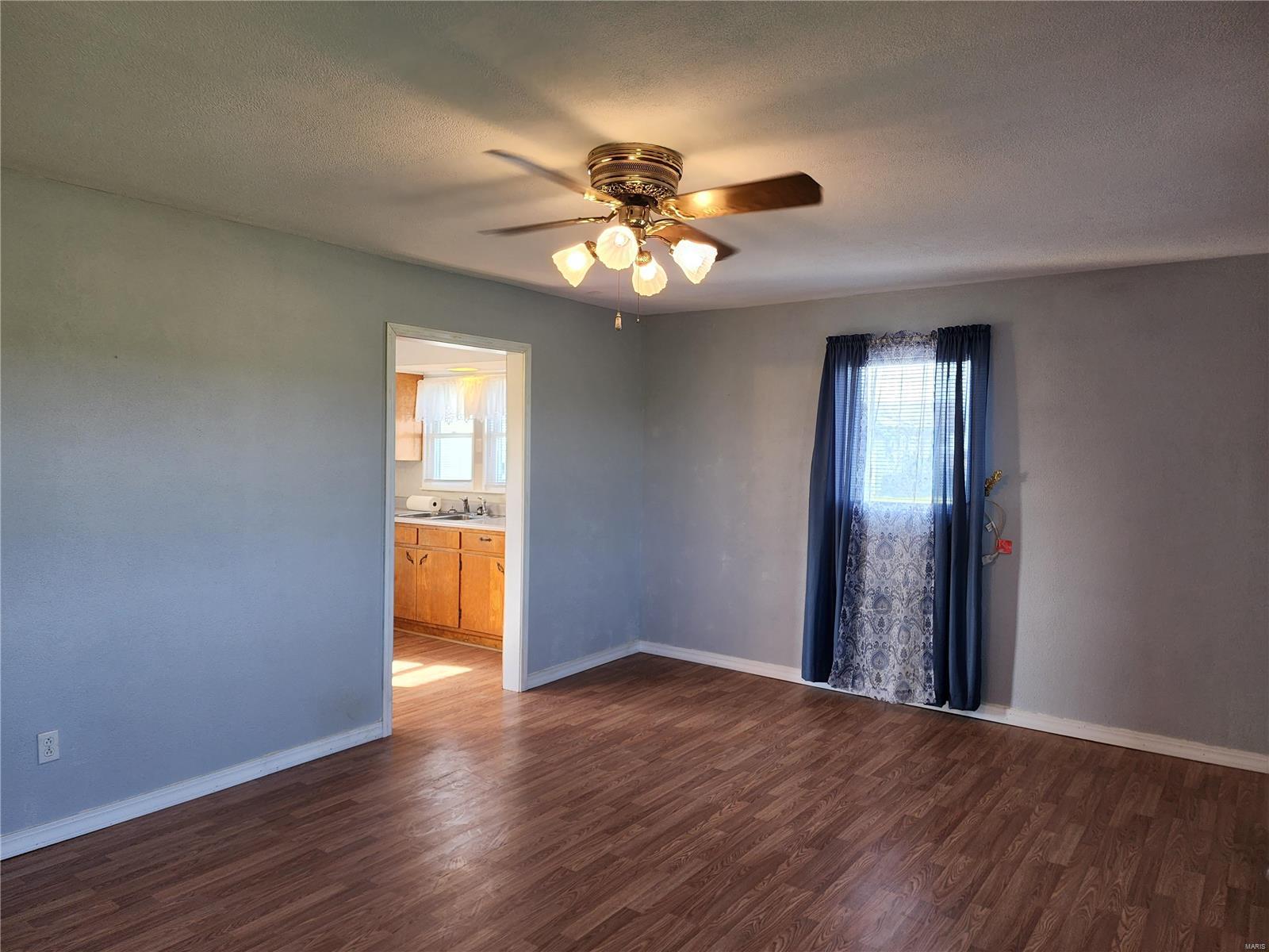 4559 Chester Road Chester, IL 62233 - Photo 18 of 36 Gallery Image 18