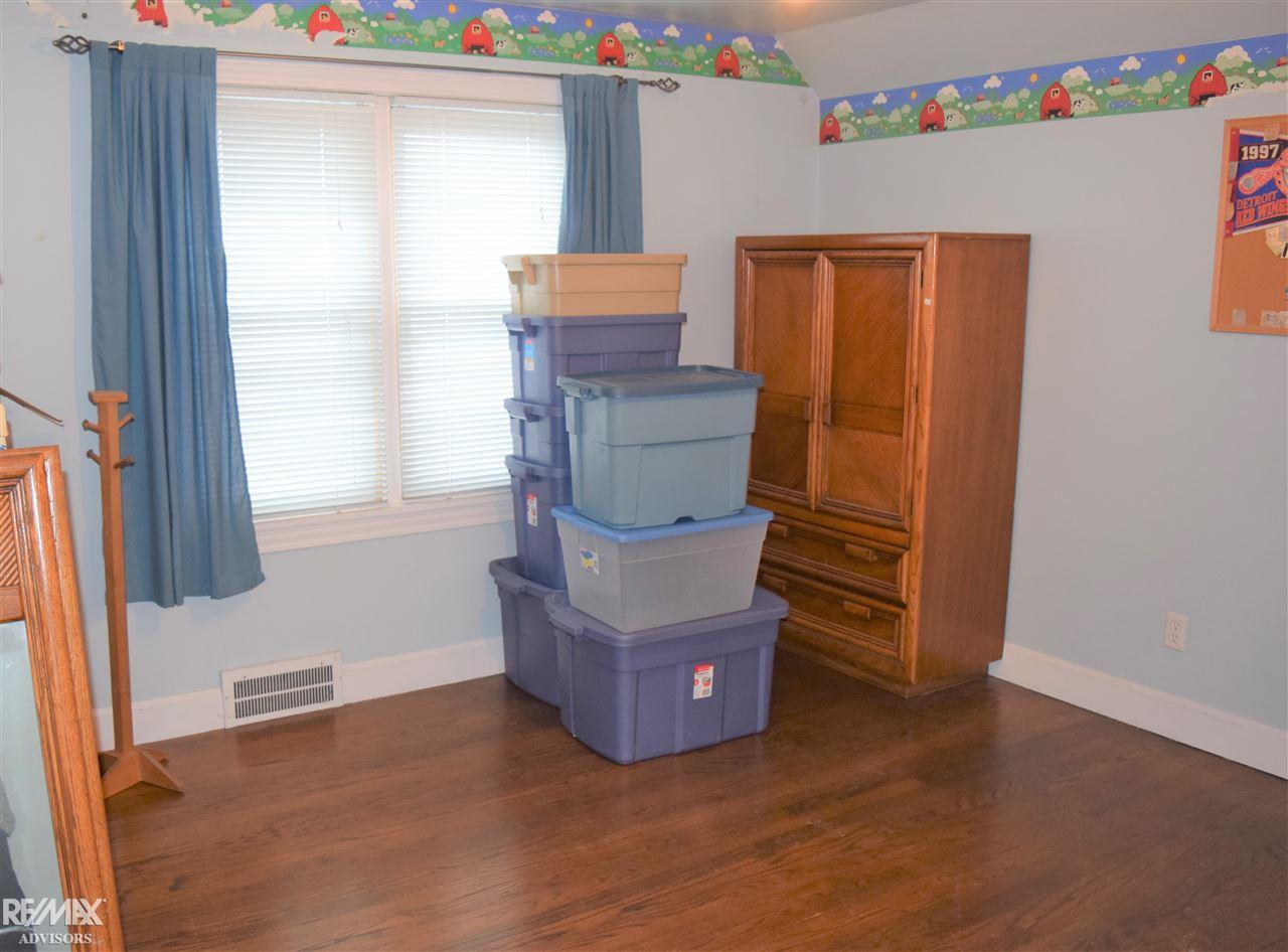 1541 Hawthorne Road Grosse Pointe Woods, MI 48236 - Photo 32 of 48