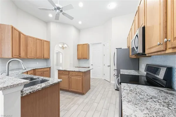 $3,950 | 366 Burnt Pine Drive, Naples, FL 34119