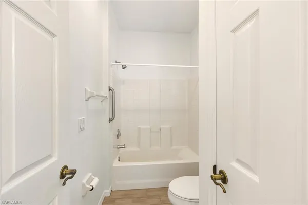$3,950 | 366 Burnt Pine Drive, Naples, FL 34119