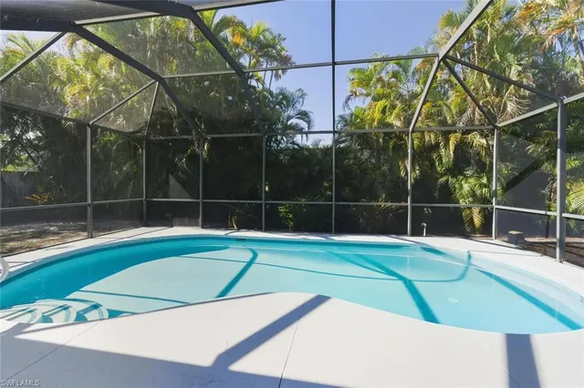 a view of a tennis court