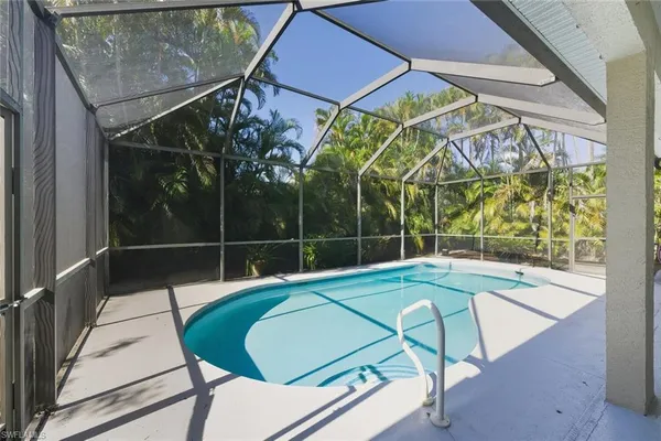 $3,950 | 366 Burnt Pine Drive, Naples, FL 34119