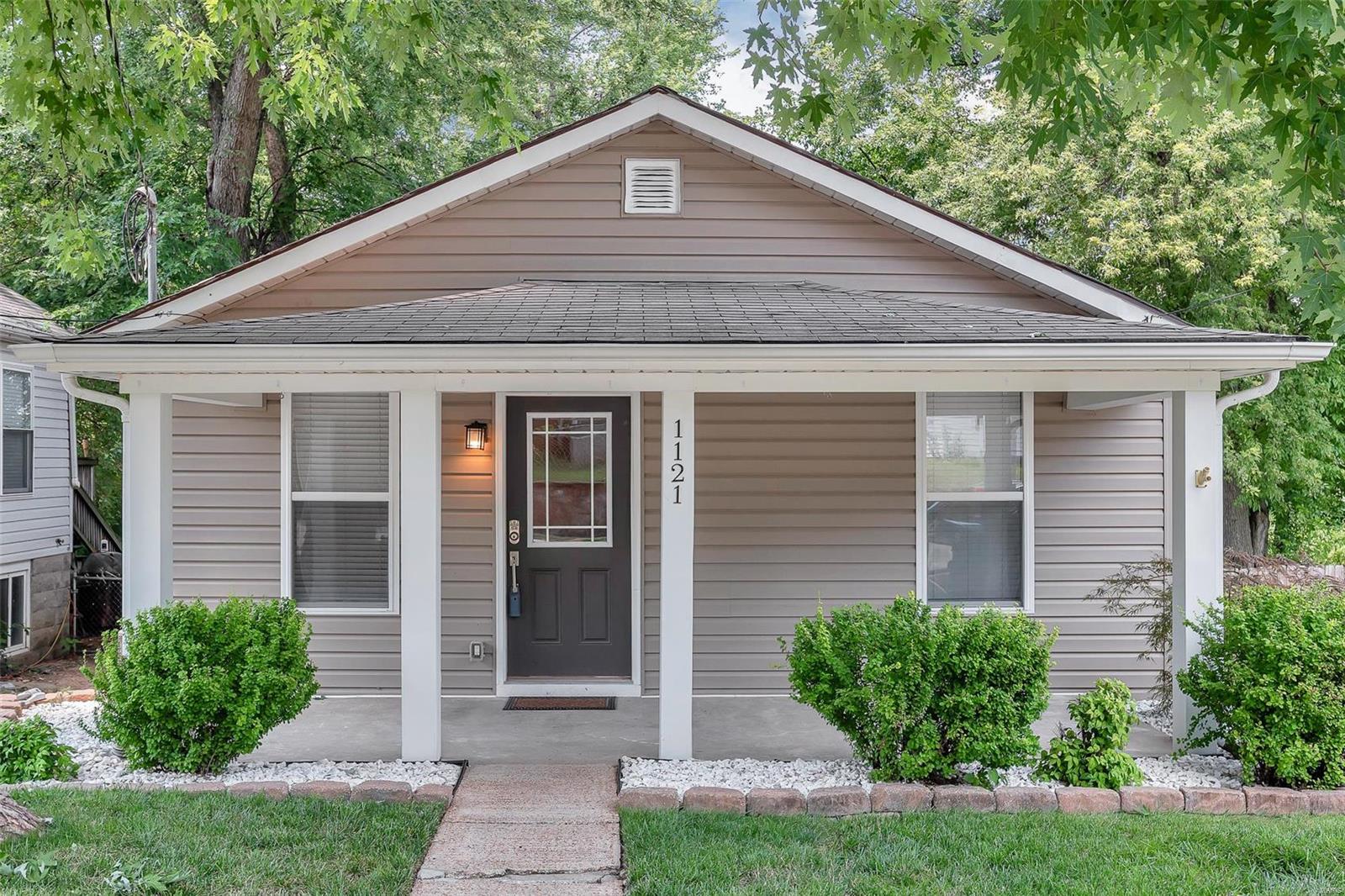 1121 Hall Street St. Charles, MO 63301 - Photo 2 of 19