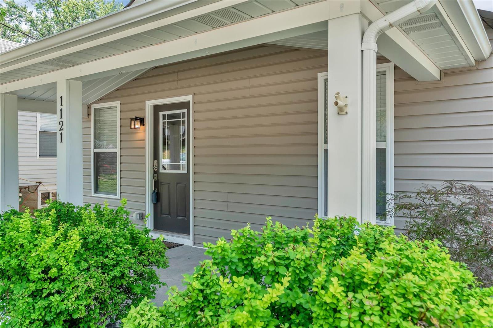 1121 Hall Street St. Charles, MO 63301 - Photo 3 of 19