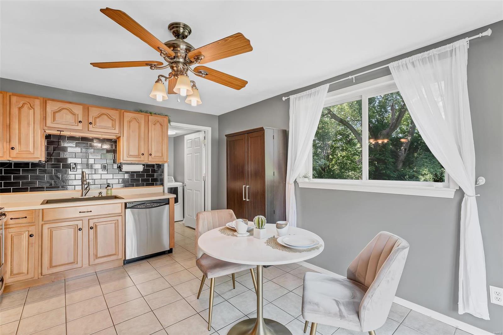 1121 Hall Street St. Charles, MO 63301 - Photo 7 of 19