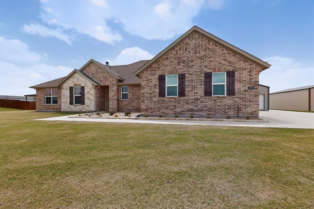 2721 Burr Oak Road Terrell, TX 75161 - Photo 2 of 40