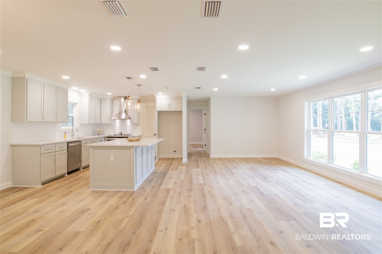 404 Tulip Terrace Fairhope, AL 36532 - Photo 6 of 26