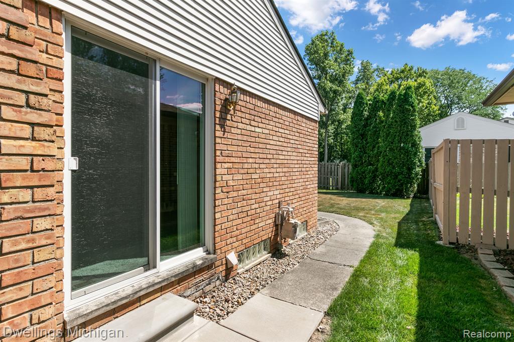 43833 Hanford Road Canton, MI 48187 - Photo 30 of 33
