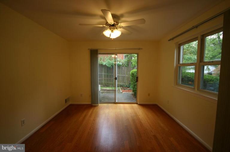 8614 Thames Street Springfield, VA 22151 - Photo 3 of 10 Dining Room