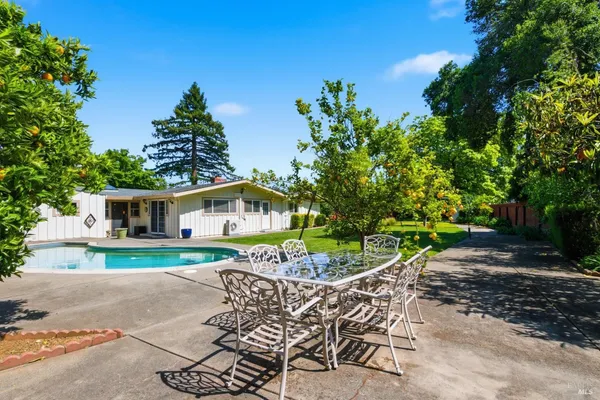 $950,000 | 1001 Broadmoor Drive, Napa, CA 94558