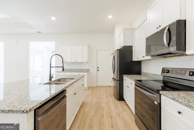 $345,000 | 3033 Reynolda Drive, Hahira, GA 31632