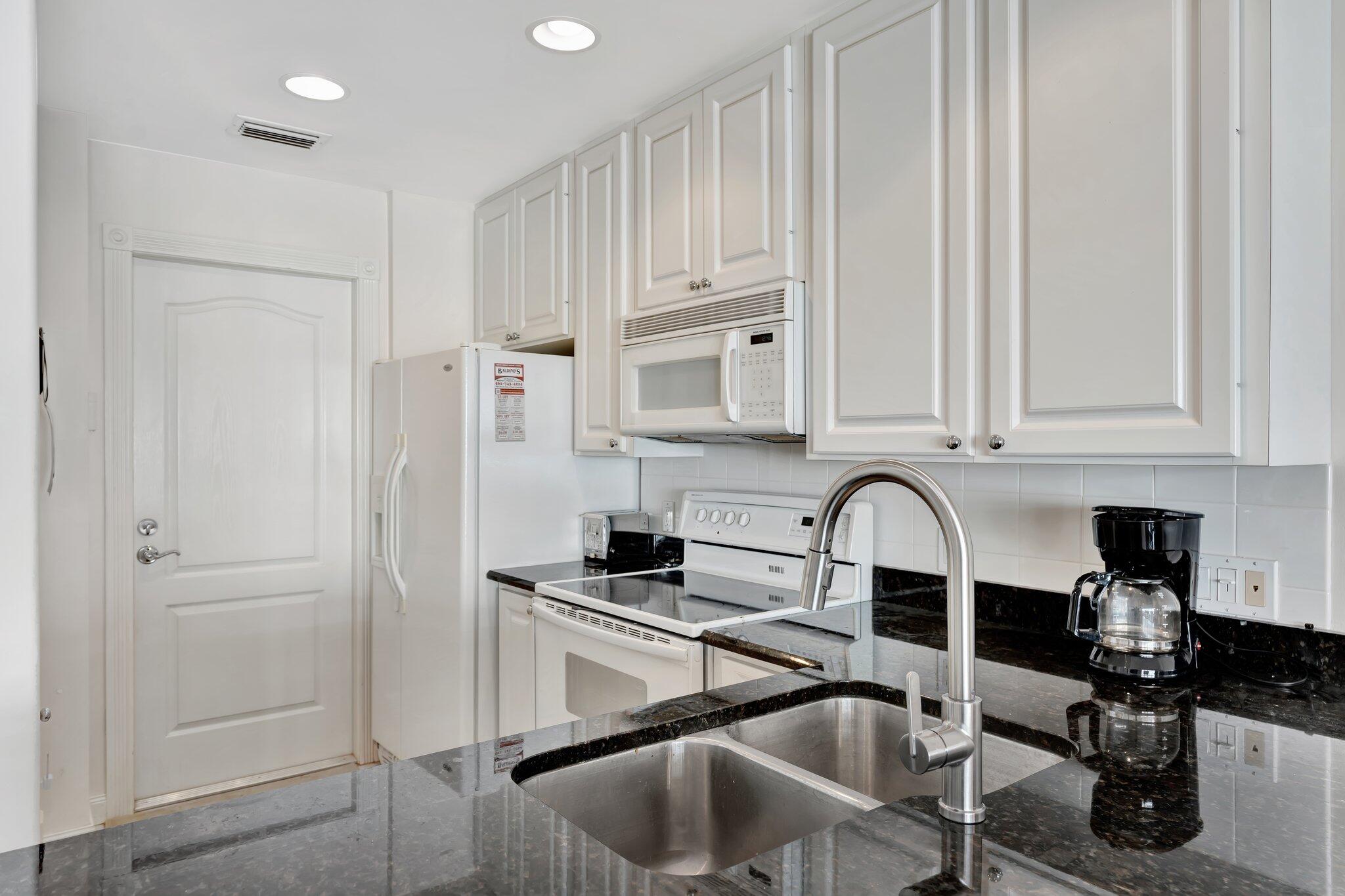 15 Laurel Oaks Circle Tequesta, FL 33469 - Photo 18 of 44 21-web-or-mls-_MLP9264