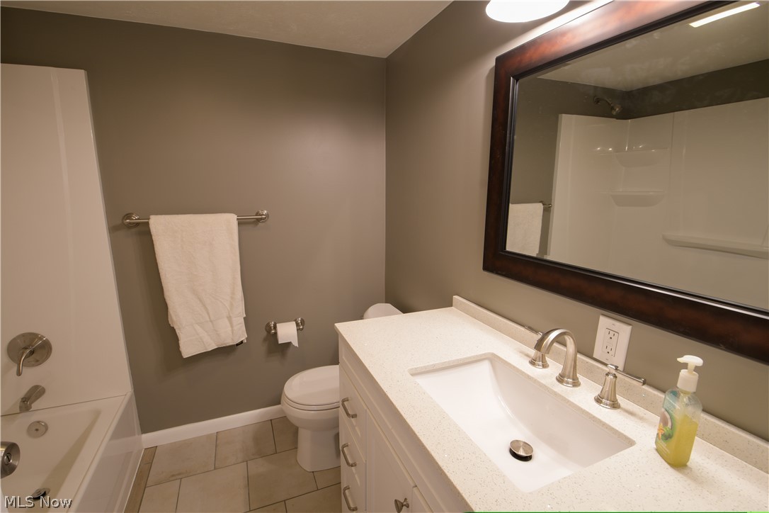 6420 Dewey Road Thompson, OH 44086 - Photo 11 of 32 Second Full Bath