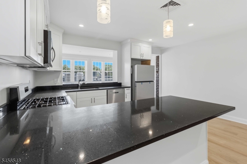 40 Main Street, Unit 2 Madison, NJ 07940 - Photo 4 of 15 Gallery Image 4