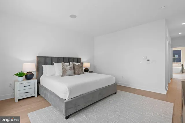 $825,000 | 650 Fairmount Avenue, Unit I3, Philadelphia, PA 19123